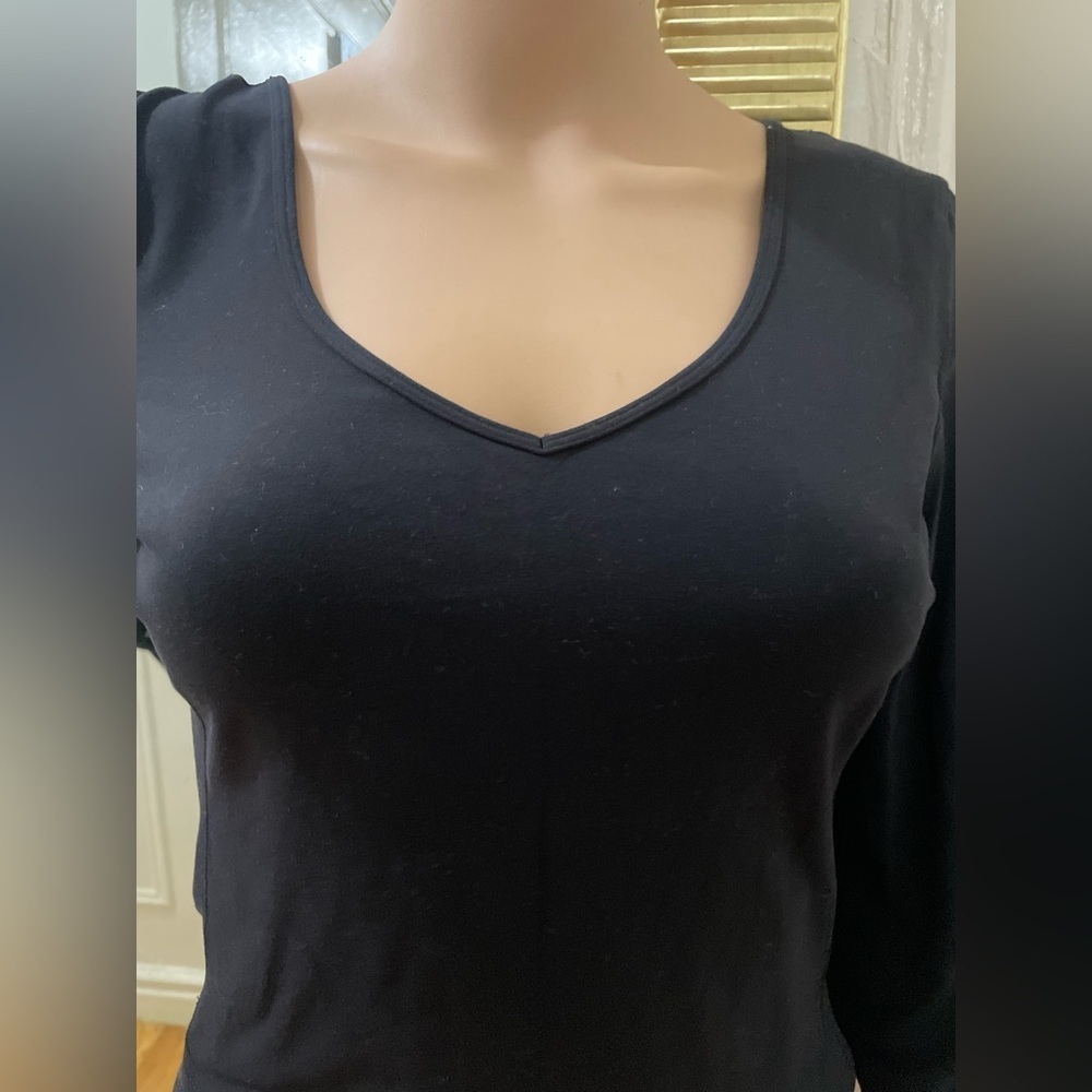 Lululemon Women's Black V-Neck Top - Picture 2 of 16